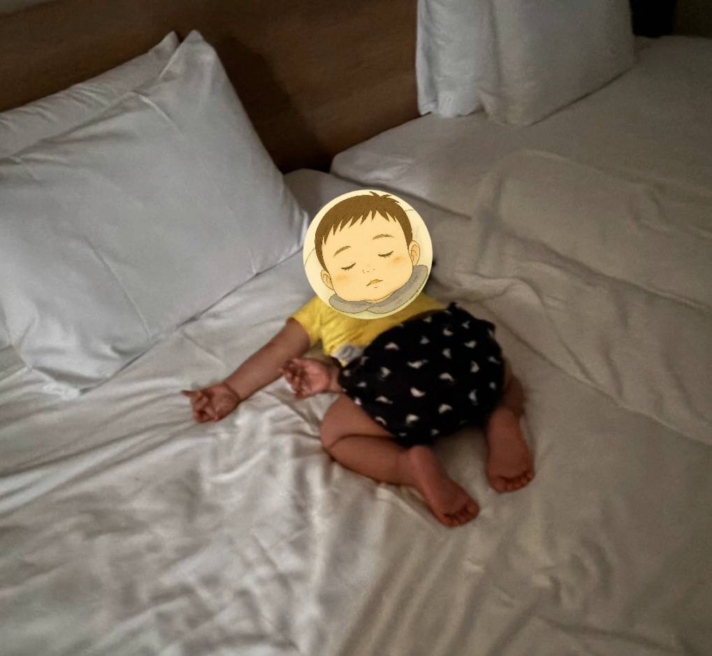 ベッドに倒れ込むちゃ太郎